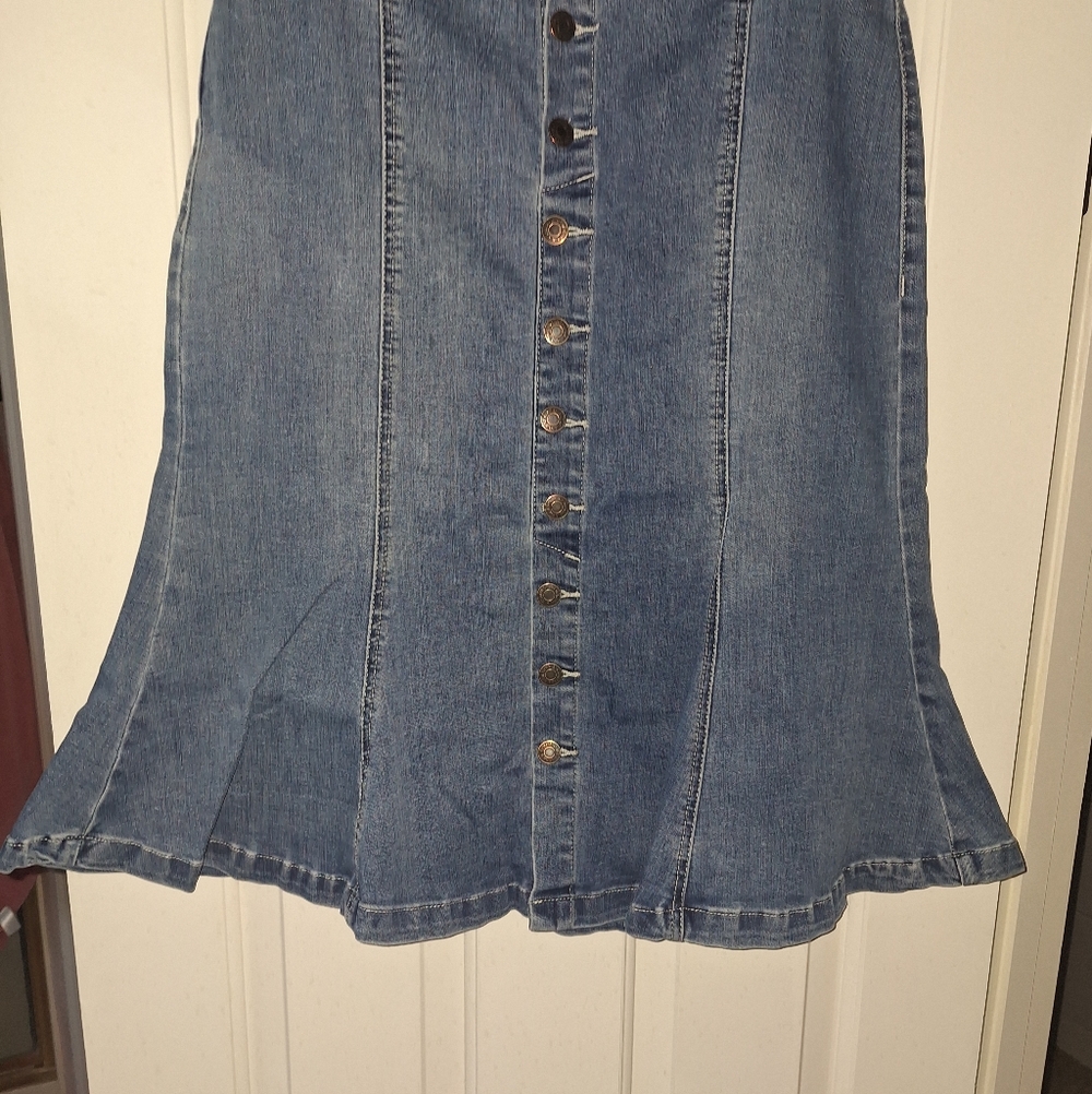 New York and Company Denim Skirt - Picture 7 of 12